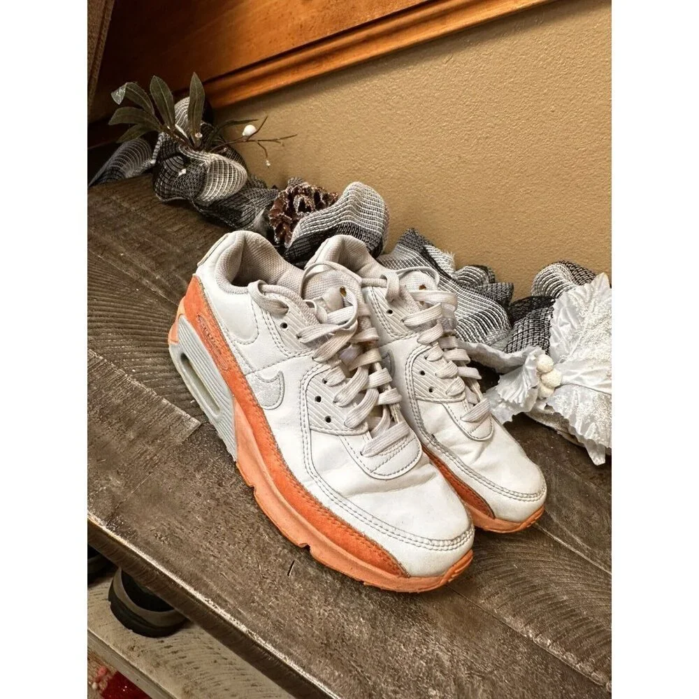 NIKE AIR MAX 90 LTR SE YOUTH SIZE 4.5Y / WOMENS 6
